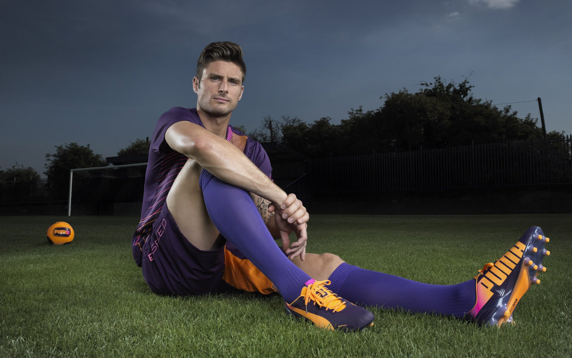 城市摩托车特技表演,极速飞跃引爆现场氛围,摩托车特技表演赛