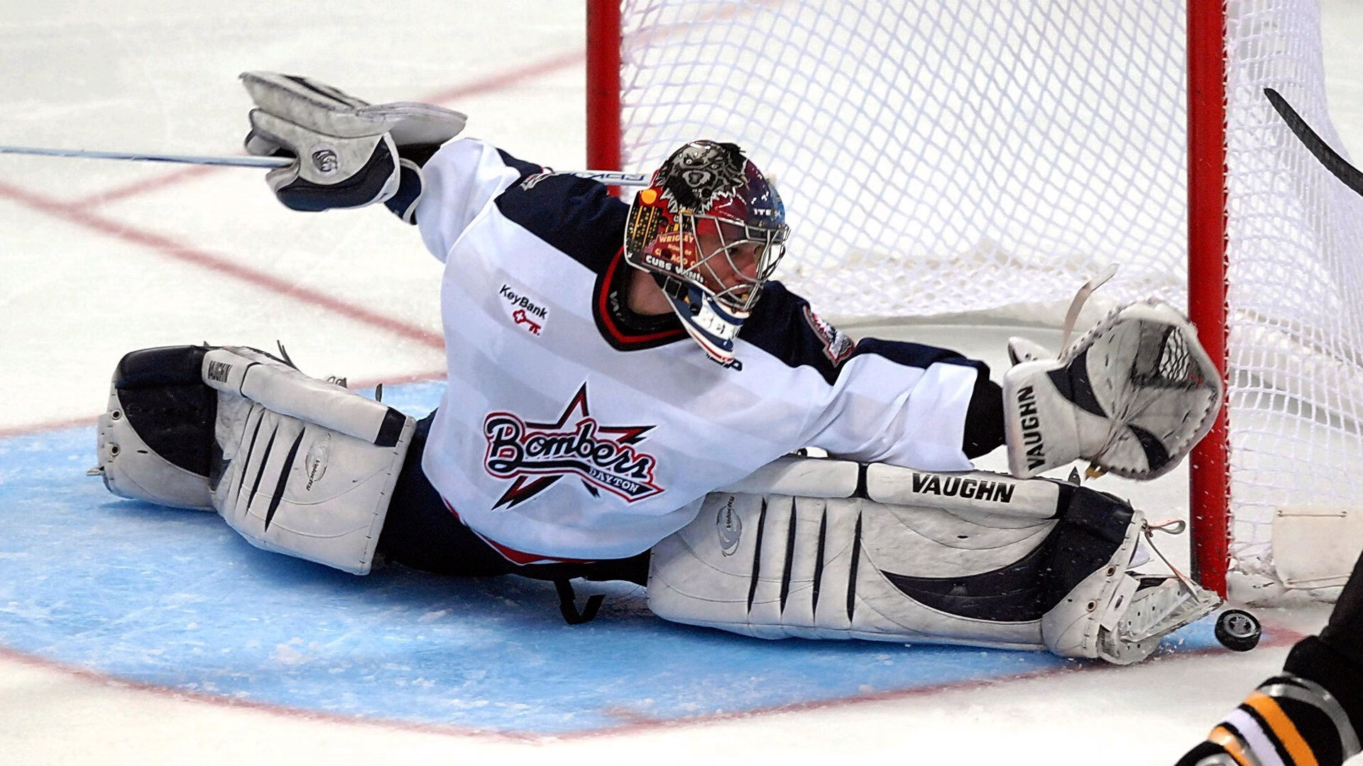 JIU YOU GAME-全力奋战：新疆选手无畏反击获胜，无畏最近比赛